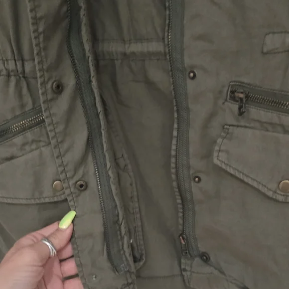 Chic Olive Utility Jacket Size Xs But Adjustable Waist Can Fit S - Picture 6 of 9